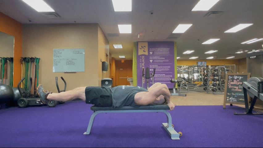 Lying Knee Up on Bench